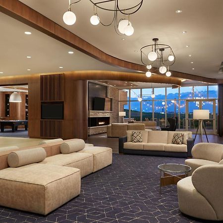 Courtyard By Marriott Calgary Airport Hotell Exteriör bild
