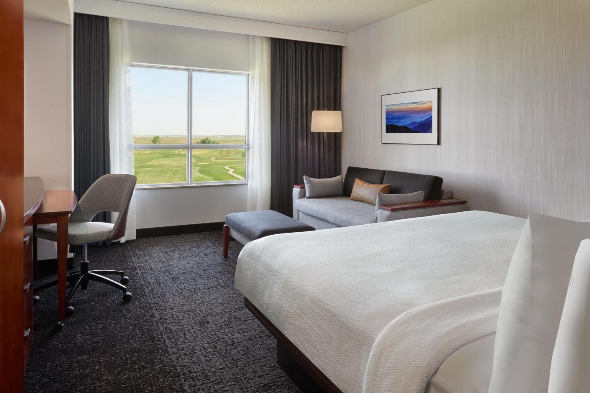 Courtyard By Marriott Calgary Airport Hotell Exteriör bild