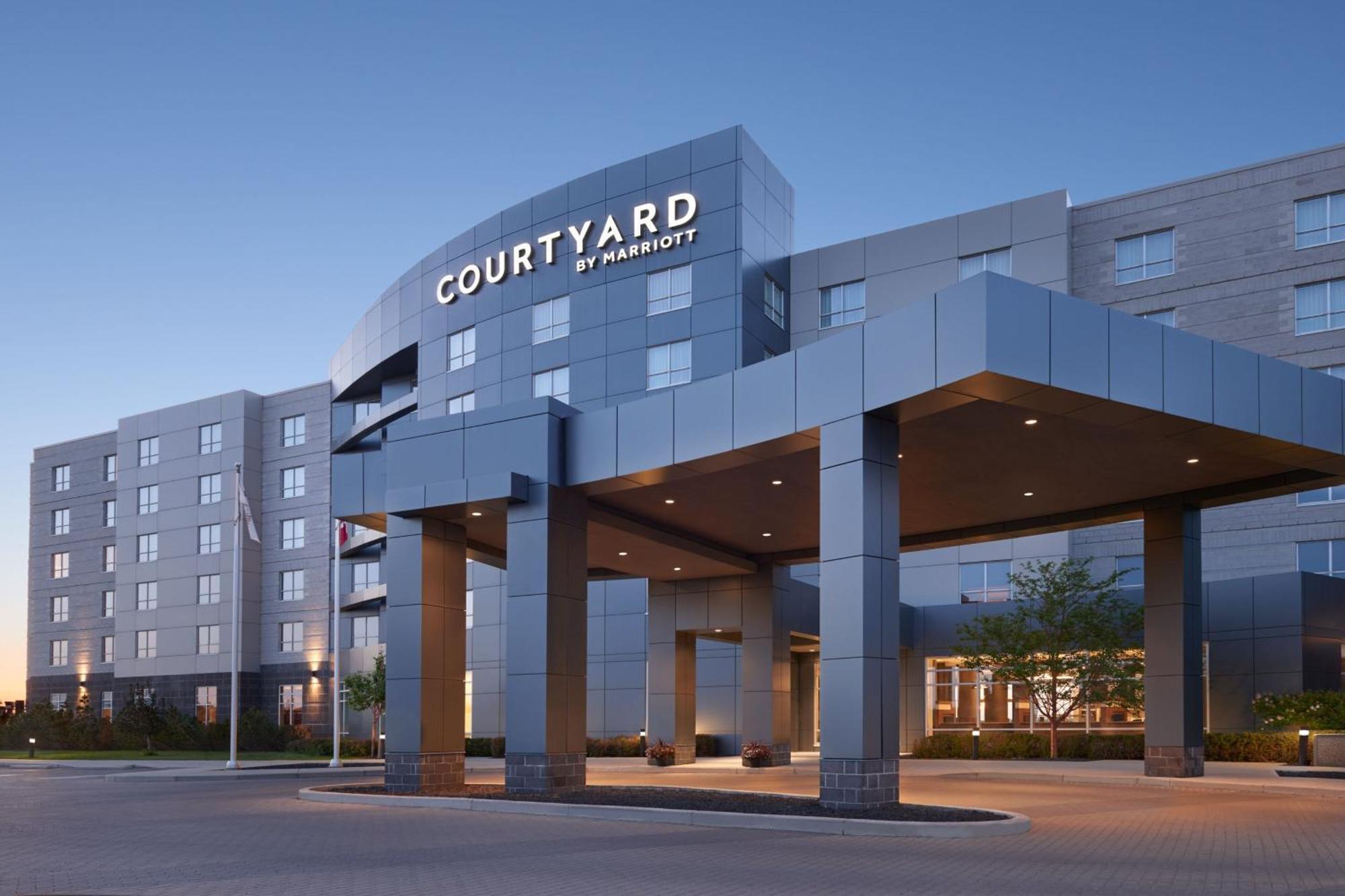 Courtyard By Marriott Calgary Airport Hotell Exteriör bild