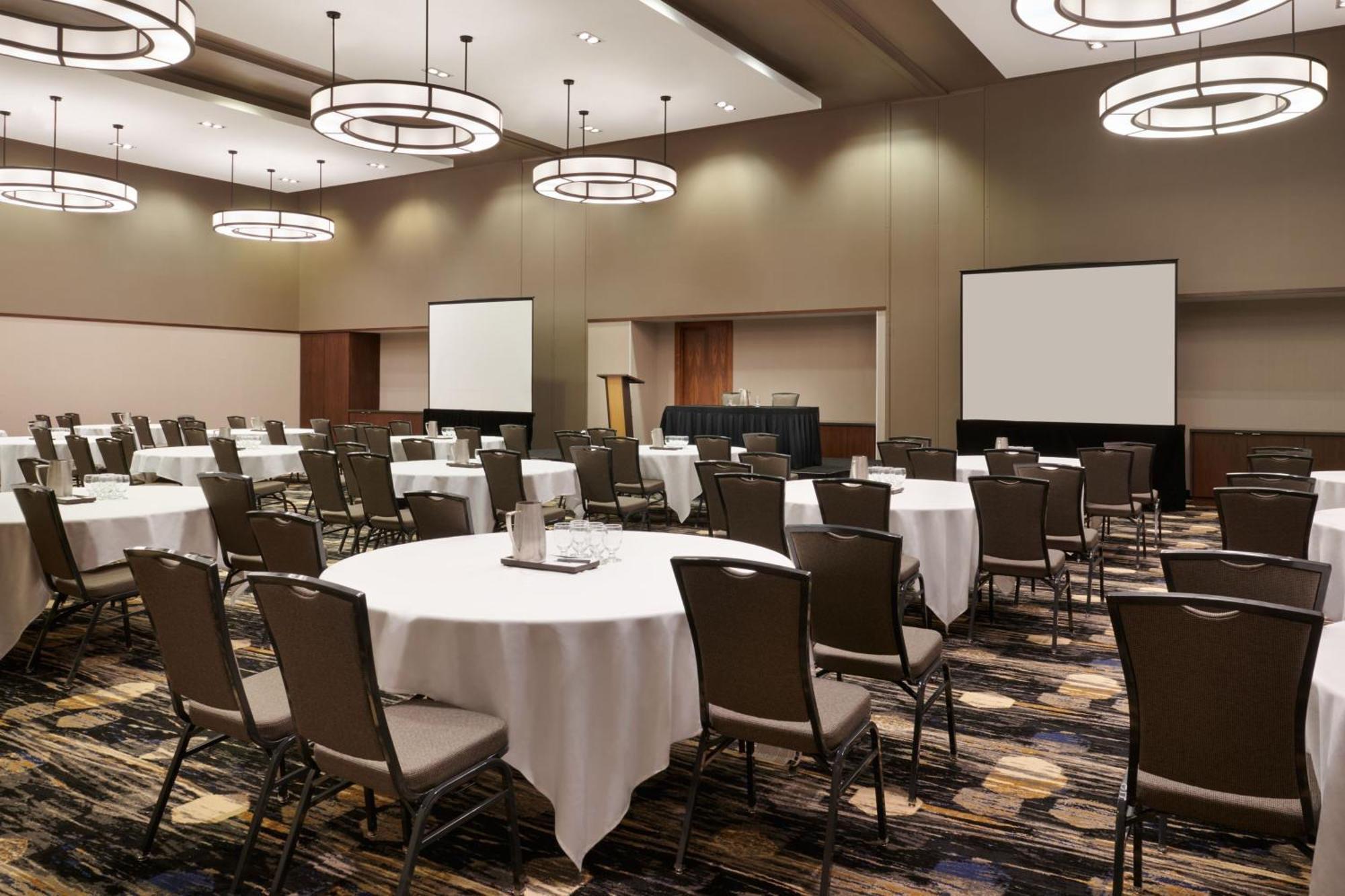 Courtyard By Marriott Calgary Airport Hotell Exteriör bild
