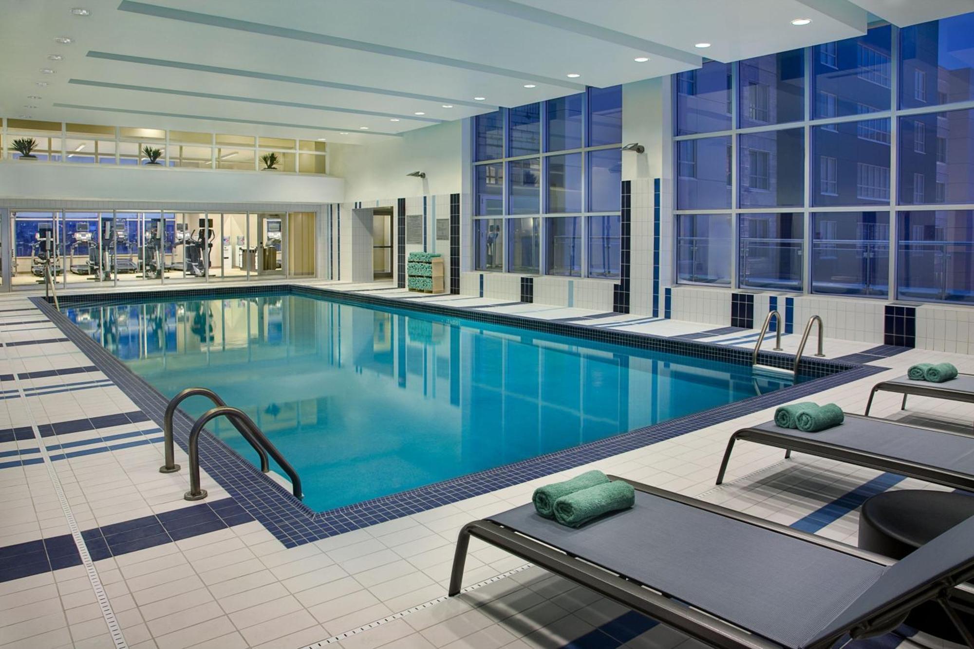 Courtyard By Marriott Calgary Airport Hotell Exteriör bild