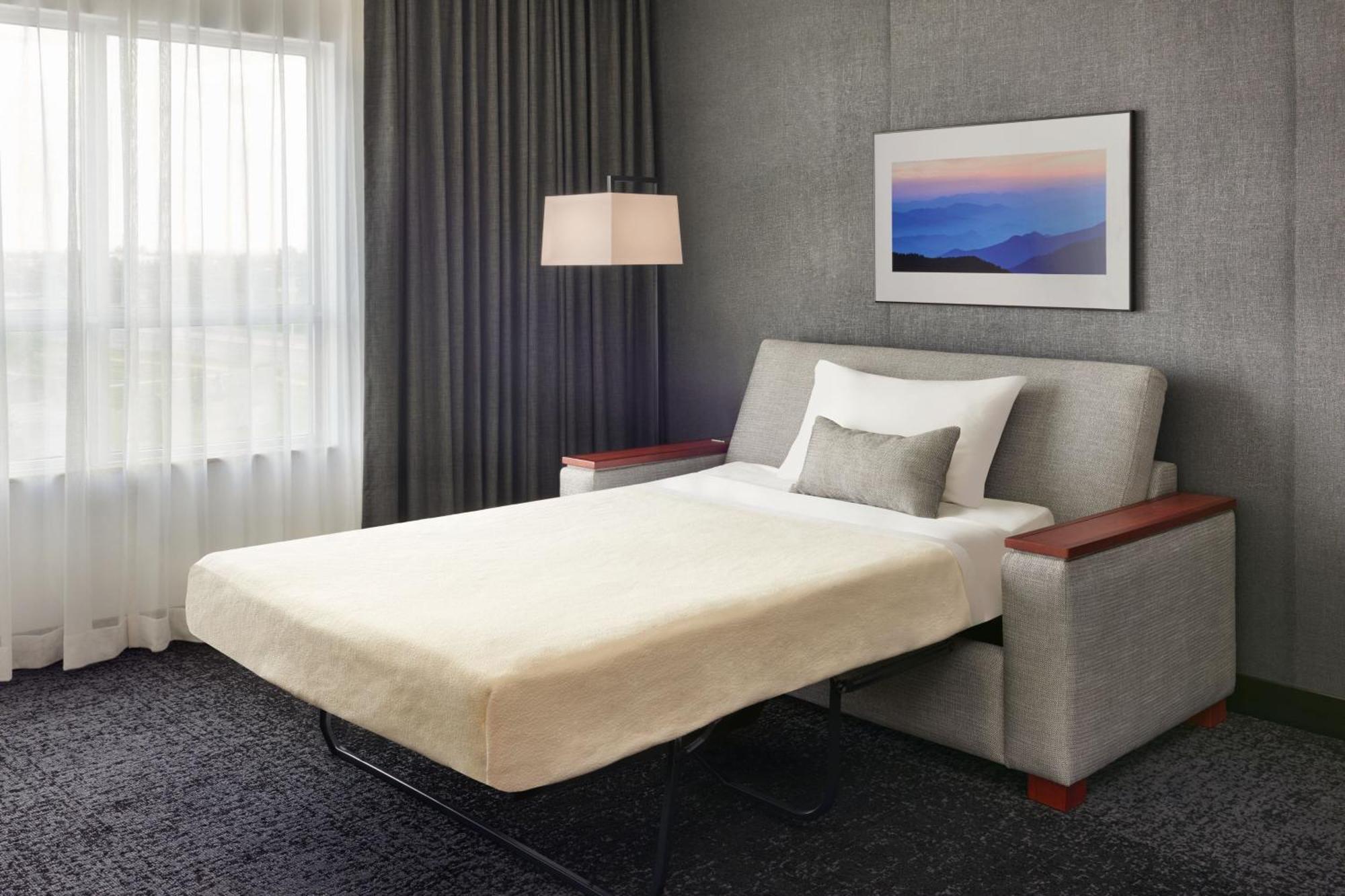 Courtyard By Marriott Calgary Airport Hotell Exteriör bild