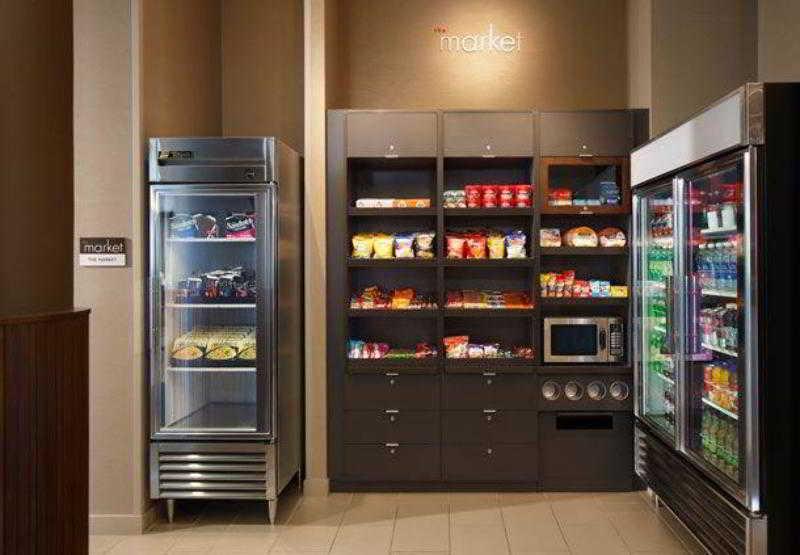 Courtyard By Marriott Calgary Airport Hotell Exteriör bild