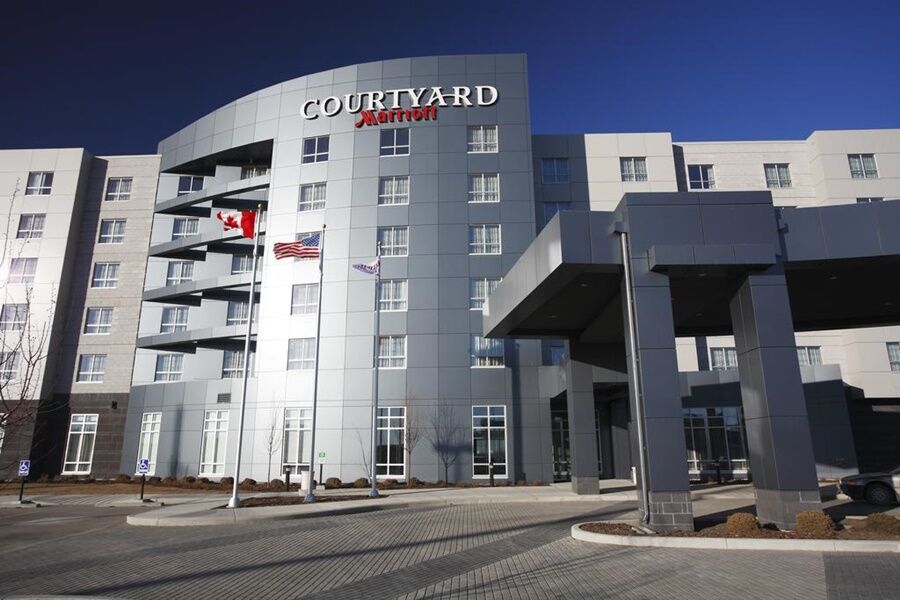 Courtyard By Marriott Calgary Airport Hotell Exteriör bild